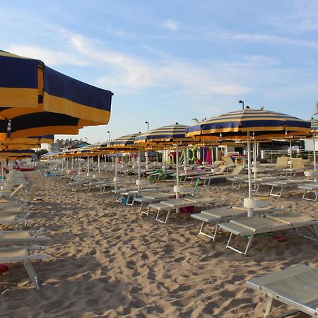 Hotel Caravel Marotta Exterior foto