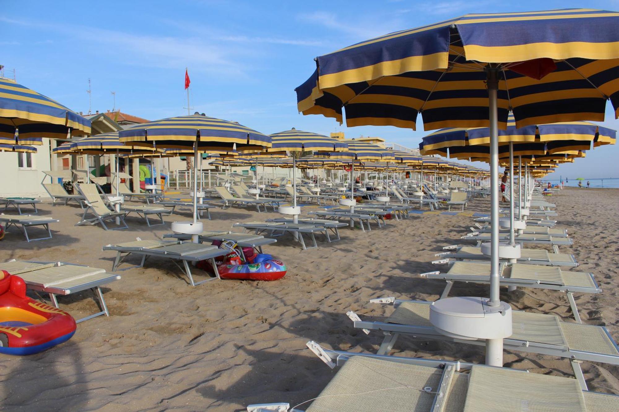 Hotel Caravel Marotta Exterior foto